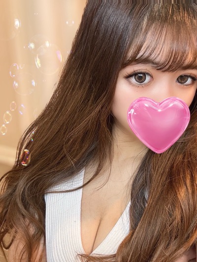 愛沢るなさんの写真