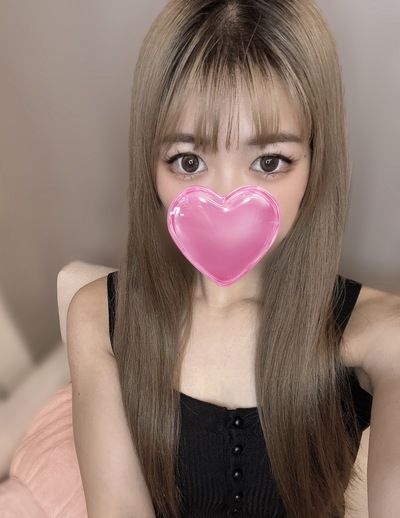 愛沢るなさんの写真